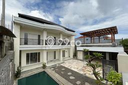 HARGA MENARIK! Vila di Denpasar Selatan, Ukuran 314m2m², Kawasan Asri dan aman HARGA MENARIK! Vila di Denpasar Selatan, Ukuran 314m2m², Kawasan Asri dan aman