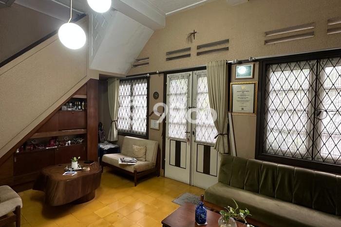 Rumah Mewah Siap Huni LT 160m2 di Astanaanyar, Bandung Rumah Mewah Siap Huni LT 160m2 di Astanaanyar, Bandung