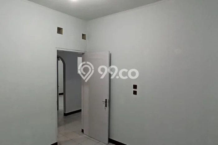 Rumah Luas Asri 2 KT Siap Pakai di Kopo Bandung Rumah Luas Asri 2 KT Siap Pakai di Kopo Bandung