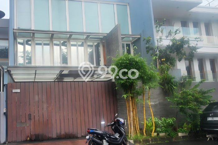 Rumah Mewah Siap Huni LT 200m2 di Kembangan, Jakarta Barat Rumah Mewah Siap Huni LT 200m2 di Kembangan, Jakarta Barat
