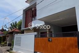 SPECIAL PRICE! Rumah Asri lokasi , Luas 102m2m² Bangunan 172m2m² SPECIAL PRICE! Rumah Asri lokasi , Luas 102m2m² Bangunan 172m2m²