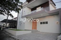 Lokasi Ideal! Vila Kawasan , Luas 200m2m², Kualitas Prima Lokasi Ideal! Vila Kawasan , Luas 200m2m², Kualitas Prima