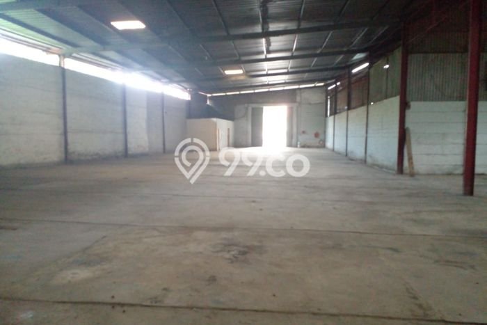 Disewakan Gudang di Kawasan Ramai Semper Luas 1700m2 Disewakan Gudang di Kawasan Ramai Semper Luas 1700m2