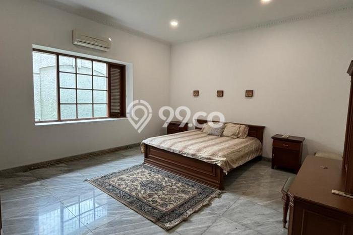 Rumah sewa siap huni 5 KT di Pejaten, Jakarta Selatan Rumah sewa siap huni 5 KT di Pejaten, Jakarta Selatan