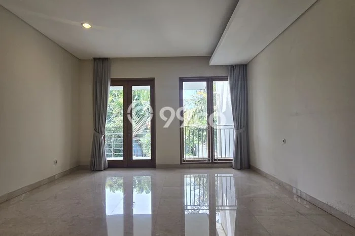 Disewakan! Rumah 5 Kamar Tidur &
5 Kamar Mandi di Kemang, Jakarta Selatan Disewakan! Rumah 5 Kamar Tidur &
5 Kamar Mandi di Kemang, Jakarta Selatan