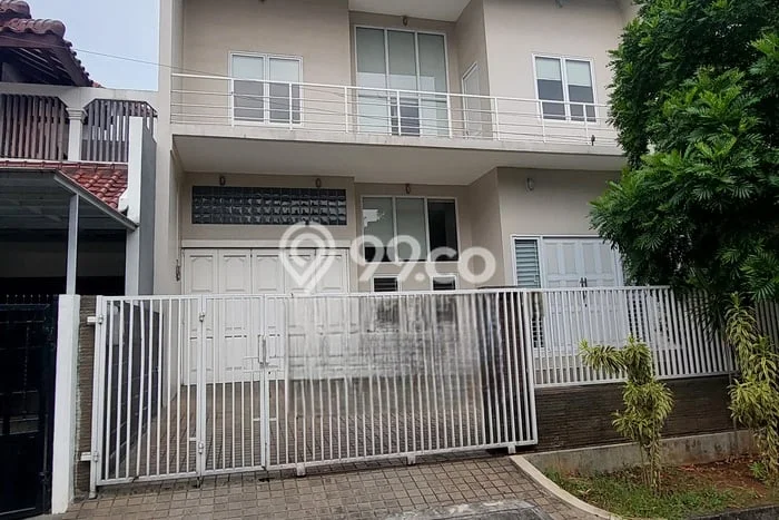 Disewakan Cepat Rumah Kondisi Baik di Area Kebayoran Lama, Jakarta Selatan Disewakan Cepat Rumah Kondisi Baik di Area Kebayoran Lama, Jakarta Selatan