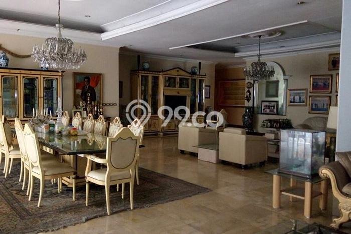 Siap Huni Hunian Elit 6 Kamar di Menteng Dekat ke Mana Saja Siap Huni Hunian Elit 6 Kamar di Menteng Dekat ke Mana Saja
