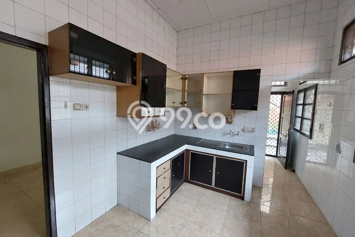 Rumah Sewa Jakarta Timur LT 613m2 LB 258m2 Kawasan Rawamangun Rumah Sewa Jakarta Timur LT 613m2 LB 258m2 Kawasan Rawamangun