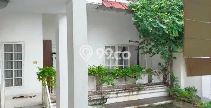 Disewakan Rumah Modern di Menteng Harga Rp 1,5 Miliar/ Tahun Disewakan Rumah Modern di Menteng Harga Rp 1,5 Miliar/ Tahun