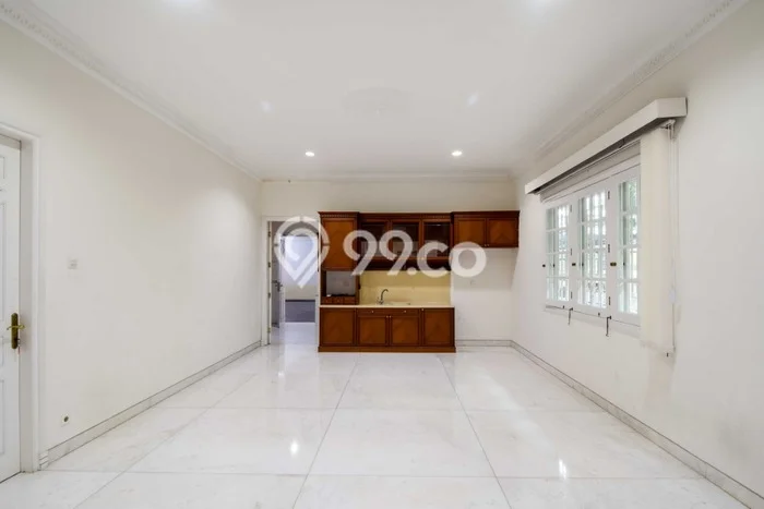 Disewakan Rumah Nyaman di Menteng Harga Rp 2,5 Miliar/ Tahun Disewakan Rumah Nyaman di Menteng Harga Rp 2,5 Miliar/ Tahun