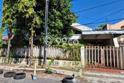 Lokasi strategis! Rumah siap huni disewakan di Mulyorejo LB 142m2 Lokasi strategis! Rumah siap huni disewakan di Mulyorejo LB 142m2