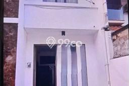 SIAP HUNI! Rumah Asri area , Luas 90m2m² LB 180m2m² SIAP HUNI! Rumah Asri area , Luas 90m2m² LB 180m2m²