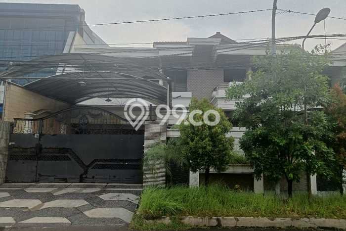 Hunian Mewah LB 500m2 Siap Huni Desain Elegan di Sukomanunggal, Surabaya Hunian Mewah LB 500m2 Siap Huni Desain Elegan di Sukomanunggal, Surabaya
