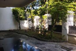 Ready to Use! Luxury House LT 777m2 Desain Modern di Dharma Husada Ready to Use! Luxury House LT 777m2 Desain Modern di Dharma Husada