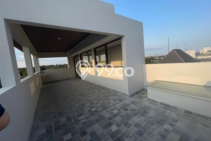 Dijual Rumah Luas Elegan Dengan View Eksklusif di Citraland, Surabaya Dijual Rumah Luas Elegan Dengan View Eksklusif di Citraland, Surabaya