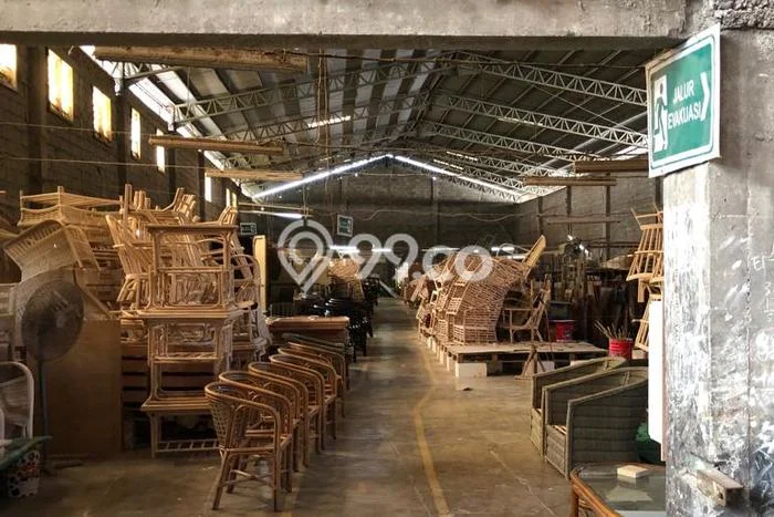 AREA TERSIBUK! Gudang di Wringinanom, Luas 2142m2m², Pusat Bisnis AREA TERSIBUK! Gudang di Wringinanom, Luas 2142m2m², Pusat Bisnis