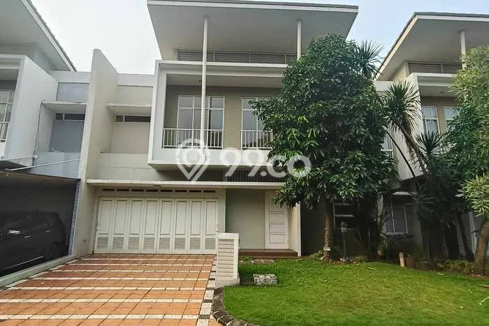 Rumah Elit Modern Tanpa Renovasi di Gading Serpong Tangerang Rumah Elit Modern Tanpa Renovasi di Gading Serpong Tangerang