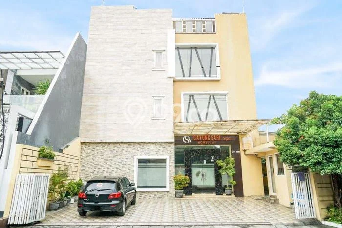 Peluang Investasi! Rumah Kost Dijual di Jambangan, Surabaya, 18 KT, 18 KM, Luas 700m2 Peluang Investasi! Rumah Kost Dijual di Jambangan, Surabaya, 18 KT, 18 KM, Luas 700m2