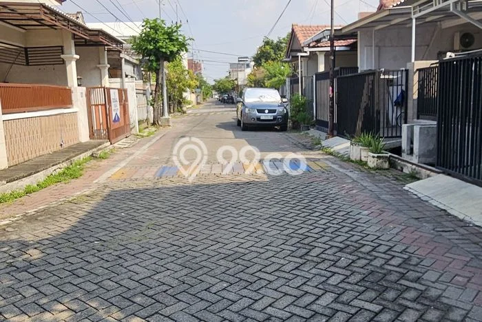 Rumah di Keputih, 2 KT, Lingkungan Asri, LT 60m2m² Bangunan 50m2m² Rumah di Keputih, 2 KT, Lingkungan Asri, LT 60m2m² Bangunan 50m2m²