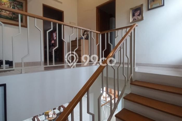 Rumah Mewah LB 350m2 Siap Pakai Desain Elegan di BSD Nusaloka, Tangerang Rumah Mewah LB 350m2 Siap Pakai Desain Elegan di BSD Nusaloka, Tangerang
