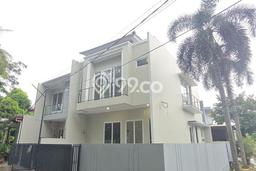 Rumah Mewah LB 154m2 Siap Pakai Desain Elegan di Villa Melati Mas, Tangerang Selatan Rumah Mewah LB 154m2 Siap Pakai Desain Elegan di Villa Melati Mas, Tangerang Selatan