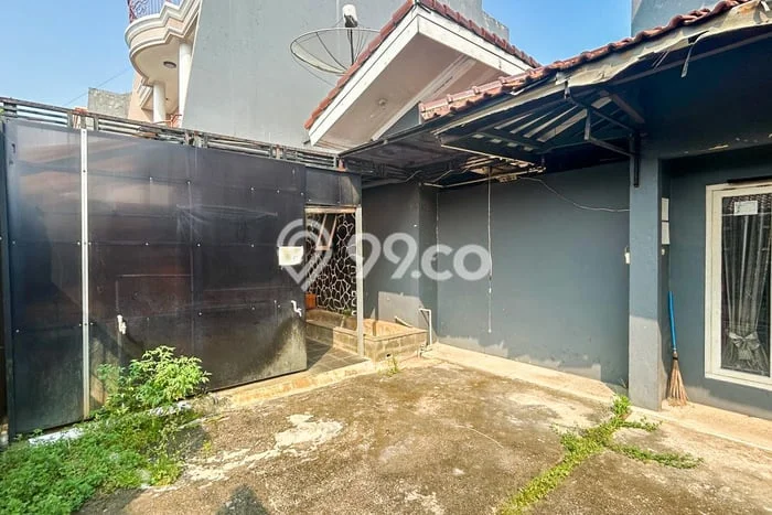 Lokasi terbaik! Rumah siap pakai dikontrakkan di Ciracas LB 320m2 Lokasi terbaik! Rumah siap pakai dikontrakkan di Ciracas LB 320m2