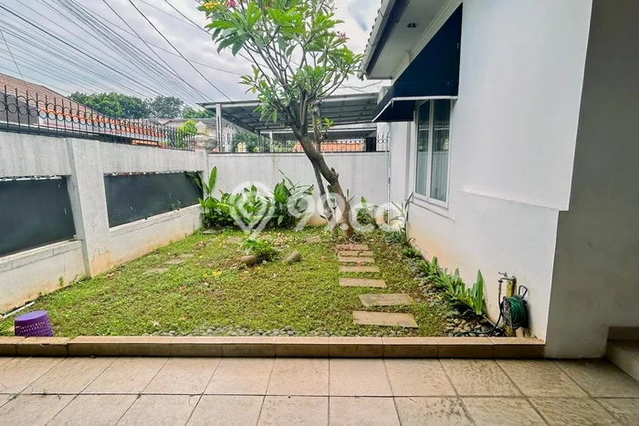 Lokasi terbaik! Rumah siap pakai dikontrakkan di Cipayung LB 220m2 Lokasi terbaik! Rumah siap pakai dikontrakkan di Cipayung LB 220m2