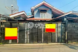 Lokasi terbaik! Rumah siap pakai dikontrakkan di Ciracas LB 320m2 Lokasi terbaik! Rumah siap pakai dikontrakkan di Ciracas LB 320m2