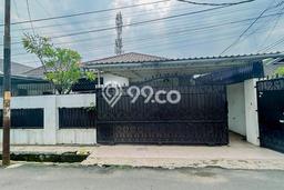 Lokasi terbaik! Rumah siap pakai dikontrakkan di Cipayung LB 220m2 Lokasi terbaik! Rumah siap pakai dikontrakkan di Cipayung LB 220m2
