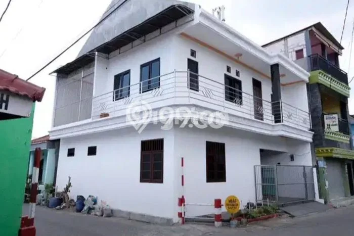 Rumah Strategis Modern Lb 172m2 di Gedangan, Sidoarjo Rumah Strategis Modern Lb 172m2 di Gedangan, Sidoarjo