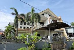 Rumah Modern Cantik 4 Kamar Bisa Langsung Pindah di Taman Rumah Modern Cantik 4 Kamar Bisa Langsung Pindah di Taman