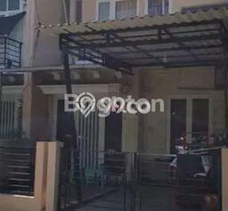 Dijual Rumah 3 Kamar Lokasi Ideal Nyaman dan Strategis di Rungkut Dijual Rumah 3 Kamar Lokasi Ideal Nyaman dan Strategis di Rungkut