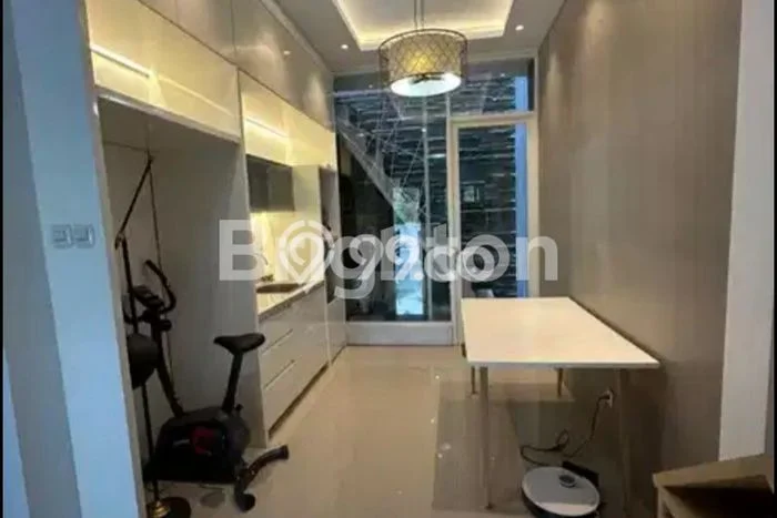 Dijual Cepat Rumah Bagus Siap Huni LB 180m2 di Rungkut, Surabaya Dijual Cepat Rumah Bagus Siap Huni LB 180m2 di Rungkut, Surabaya
