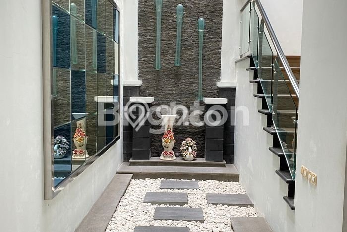 Dijual Rumah Elit Exclusive di Sukolilo, Surabaya Dijual Rumah Elit Exclusive di Sukolilo, Surabaya