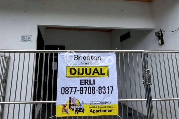 Rumah Strategis Modern Lb 172m2 di Gedangan, Sidoarjo Rumah Strategis Modern Lb 172m2 di Gedangan, Sidoarjo