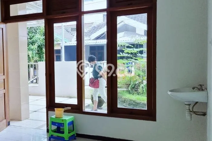 Rumah Luxury Modern Tanpa Renovasi di Ngesrep Semarang Rumah Luxury Modern Tanpa Renovasi di Ngesrep Semarang