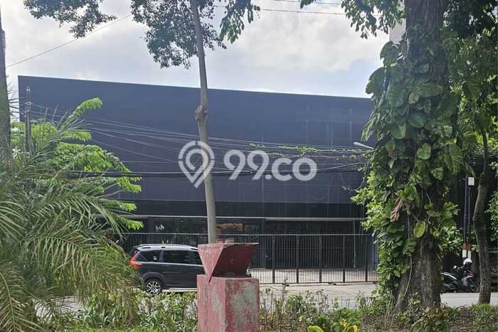 Komersial Bagus Dijual LB 650m2 Lokasi Strategis Surabaya Area Cocok untuk Bisnis Komersial Bagus Dijual LB 650m2 Lokasi Strategis Surabaya Area Cocok untuk Bisnis