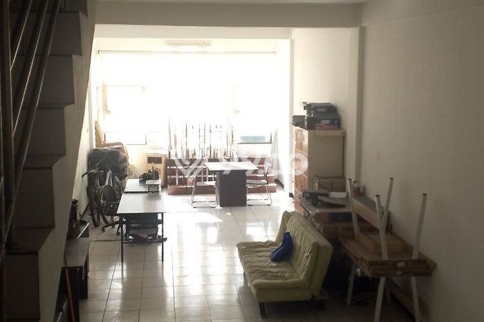 LOKASI STRATEGIS! Ruko Disewakan di Dewi Sri, Luas 230m², Kawasan Bisnis LOKASI STRATEGIS! Ruko Disewakan di Dewi Sri, Luas 230m², Kawasan Bisnis