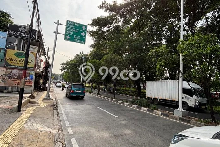 Ruko disewakan di Duren Sawit Jakarta Timur dengan luas bangunan 300m2 Ruko disewakan di Duren Sawit Jakarta Timur dengan luas bangunan 300m2