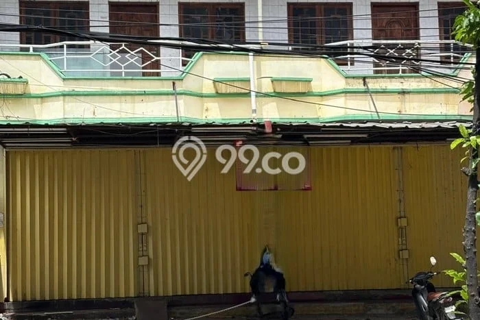 Ruko disewakan di Duren Sawit Jakarta Timur dengan luas bangunan 300m2 Ruko disewakan di Duren Sawit Jakarta Timur dengan luas bangunan 300m2