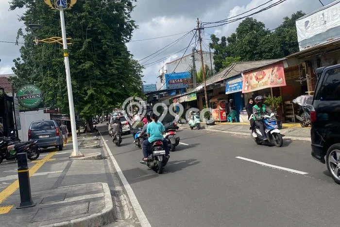 Area Strategis! Disewakan Ruko Lokasi Duren Sawit, Jakarta Timur Cocok untuk Bisnis Area Strategis! Disewakan Ruko Lokasi Duren Sawit, Jakarta Timur Cocok untuk Bisnis