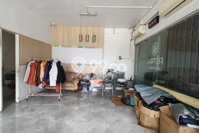 Ruko Disewa di Bogor dengan LB 180m2 Area Komersial Ramai Ruko Disewa di Bogor dengan LB 180m2 Area Komersial Ramai