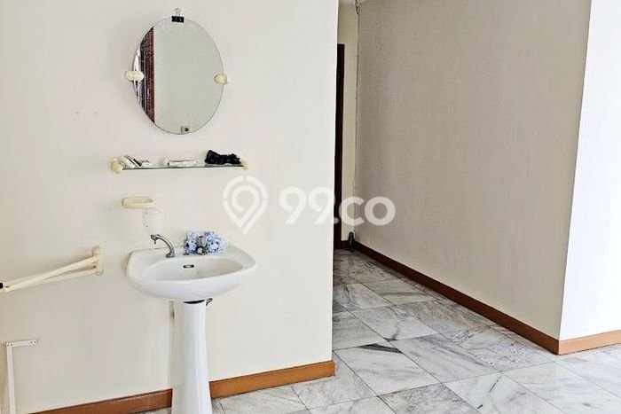 Apartemen Disewakan 3 Kamar Murah Siap Huni di Jakarta Utara, Luas 125m2 Apartemen Disewakan 3 Kamar Murah Siap Huni di Jakarta Utara, Luas 125m2