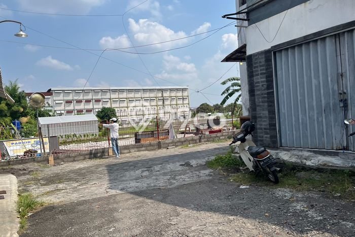 Tanah Dijual Lokasi Strategis di Sleman dengan Luas 808m2 Tanah Dijual Lokasi Strategis di Sleman dengan Luas 808m2