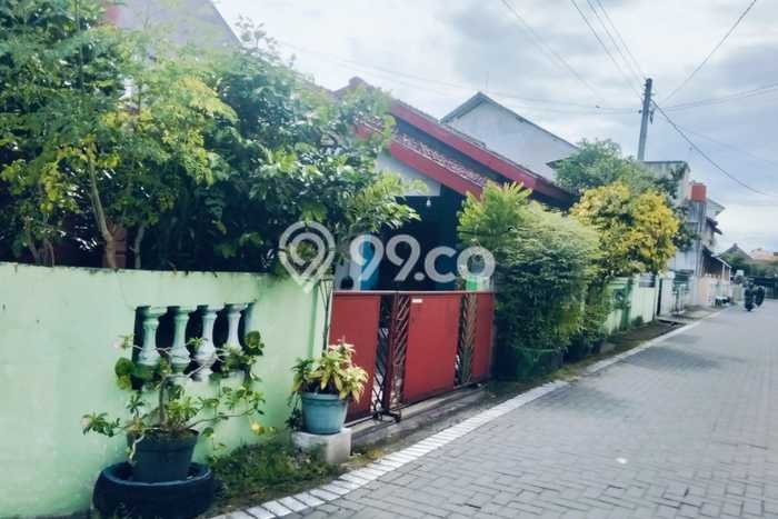 Unit Kost Dijual di Mlati dengan 7 Kamar Tidur & Luas Bangunan 200m2 Unit Kost Dijual di Mlati dengan 7 Kamar Tidur & Luas Bangunan 200m2