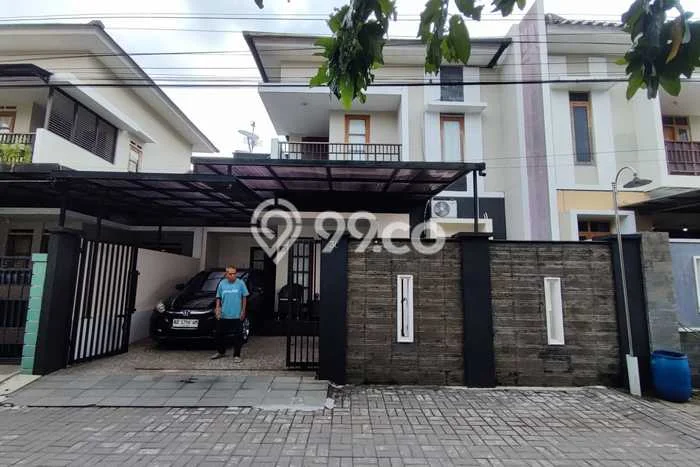 DIJUAL CEPAT! Rumah Ready Stock Area Strategis Condong Catur, Luas 115m2m² Bangunan 170m2m² DIJUAL CEPAT! Rumah Ready Stock Area Strategis Condong Catur, Luas 115m2m² Bangunan 170m2m²