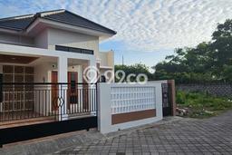 Rumah Strategis Modern Lb 85m2 di Depok, Sleman Rumah Strategis Modern Lb 85m2 di Depok, Sleman