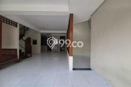Rumah Elit Modern Tanpa Renovasi di Setiabudi Bandung Rumah Elit Modern Tanpa Renovasi di Setiabudi Bandung
