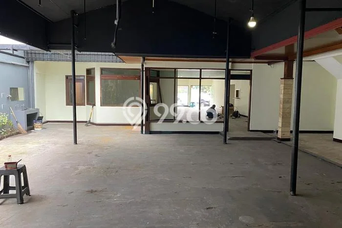 Unit Komersial Disewakan di Setiabudi di Area Ramai & Strategis Unit Komersial Disewakan di Setiabudi di Area Ramai & Strategis