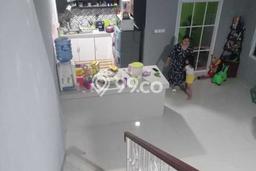 HARGA SPECIAL! Rumah Strategis di Cimahi Tengah, LT 120m2m² Bangunan 200m2m² HARGA SPECIAL! Rumah Strategis di Cimahi Tengah, LT 120m2m² Bangunan 200m2m²